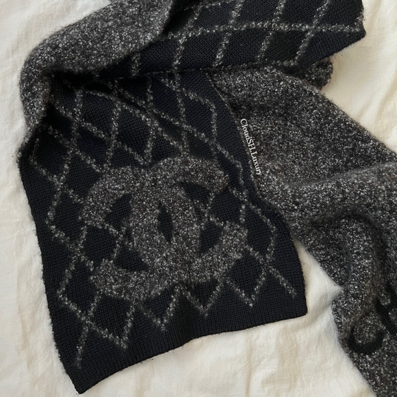 Auth Chanel Classic CC Logo Gray Black Knit Cashmere Scarf - Picture 5 of 9